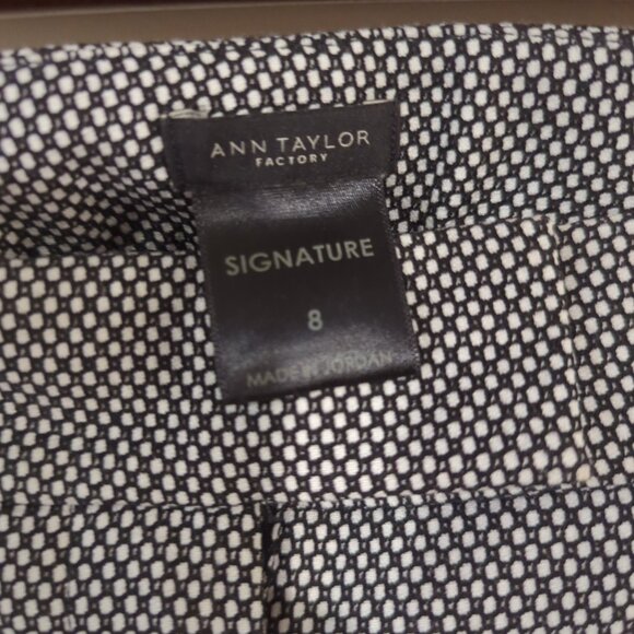 Black and white cropped pant, size 8 - Picture 3 of 5